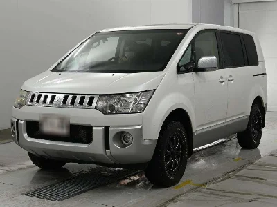 MITSUBISHI DELICA D5