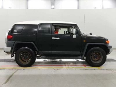 TOYOTA FJ CRUISER