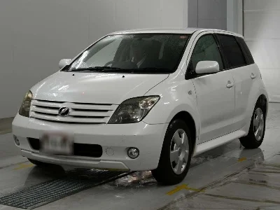 TOYOTA IST