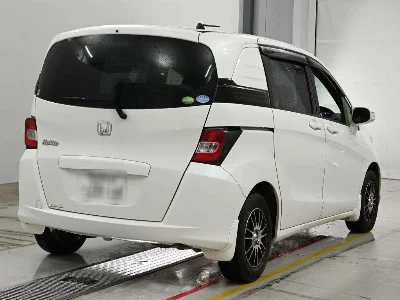 HONDA FREED SPIKE