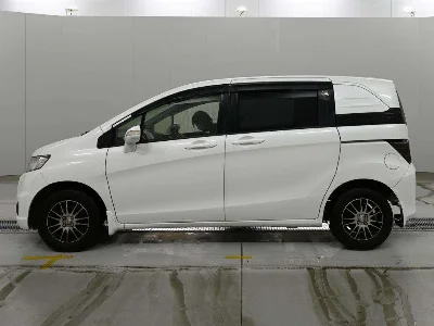 HONDA FREED SPIKE