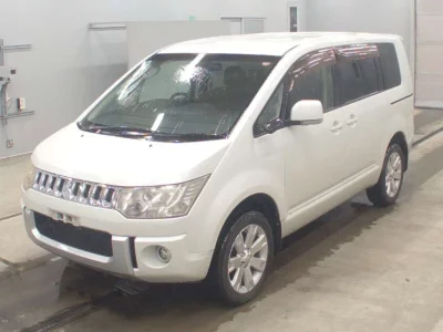 MITSUBISHI DELICA D5