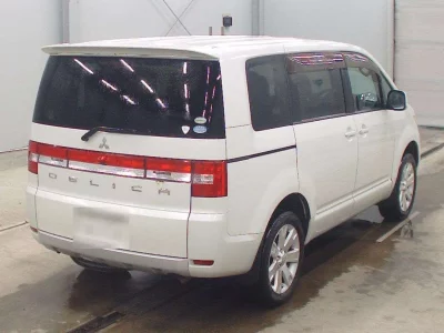 MITSUBISHI DELICA D5