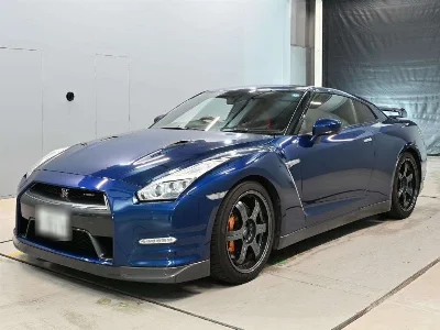 NISSAN GT-R