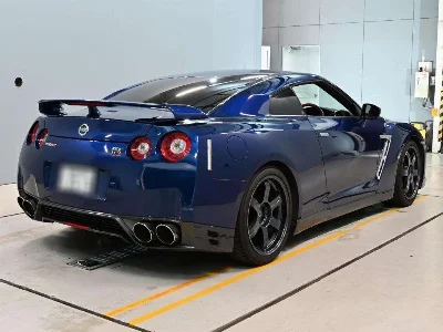 NISSAN GT-R