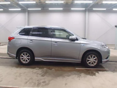 MITSUBISHI OUTLANDER PHEV