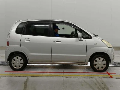 SUZUKI MRWAGON