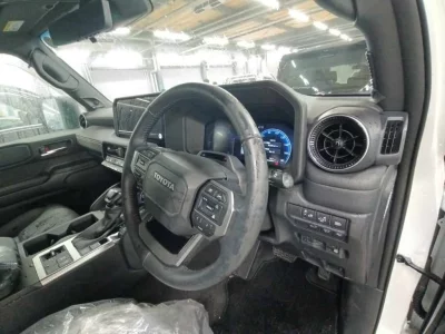TOYOTA LAND CRUISER 250