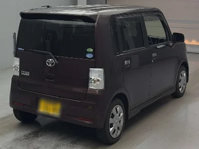 TOYOTA PIXIS SPACE