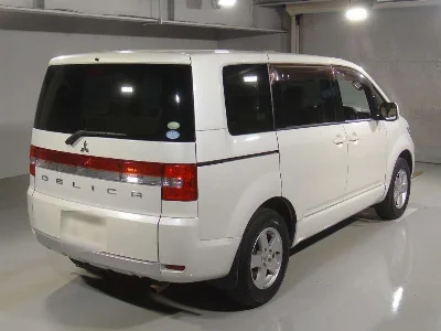 MITSUBISHI DELICA D5