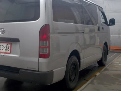 TOYOTA HIACE VAN