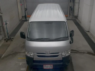 TOYOTA HIACE VAN