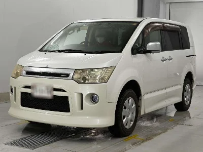 MITSUBISHI DELICA D5