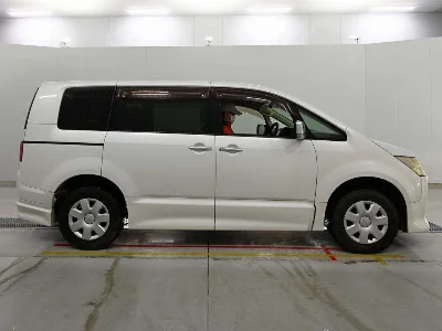 MITSUBISHI DELICA D5