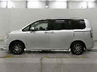 Цена авто Toyota Voxy с аукционов Японии, номер кузова ZRR70G, пробег 98 000, оценка 2