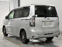 Цена авто Toyota Voxy с аукционов Японии, номер кузова ZRR70G, пробег 98 000, оценка 2