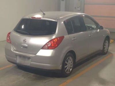 NISSAN TIIDA