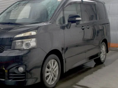 Статистика аукционов Toyota Voxy