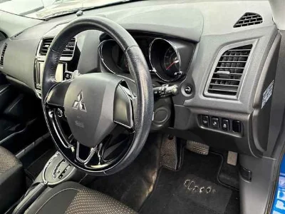 MITSUBISHI RVR