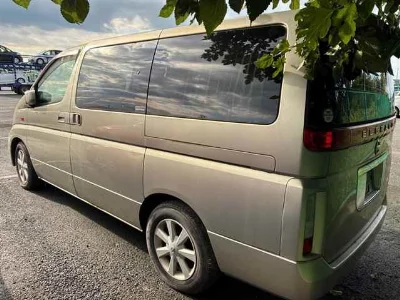 NISSAN ELGRAND