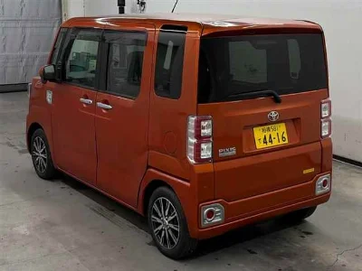 TOYOTA PIXIS MEGA