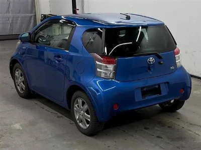 Toyota iQ
