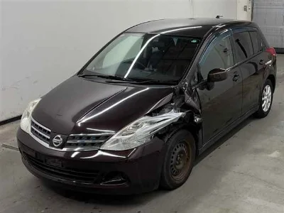 NISSAN TIIDA