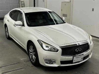 NISSAN FUGA