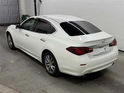NISSAN FUGA
