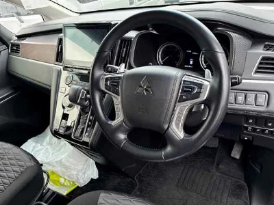 MITSUBISHI DELICA D5