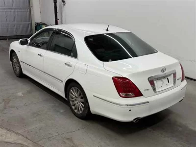 TOYOTA CROWN MAJESTA
