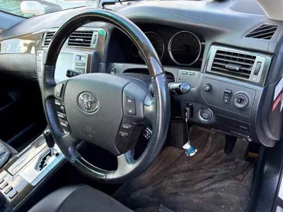 TOYOTA CROWN MAJESTA
