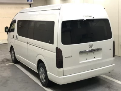 TOYOTA HIACE