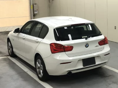 BMW 1 SERIES