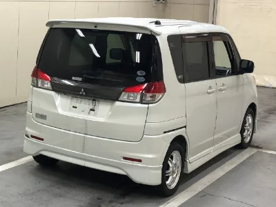 MITSUBISHI DELICA D2