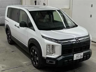 MITSUBISHI DELICA D5