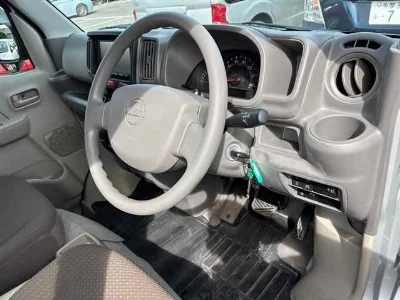 NISSAN CLIPPER VAN
