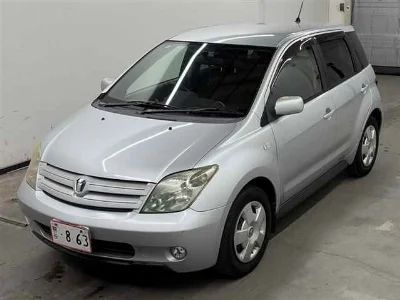 TOYOTA IST