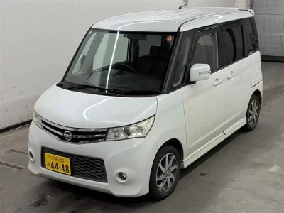 NISSAN ROOX