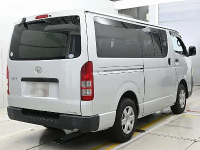 TOYOTA HIACE VAN