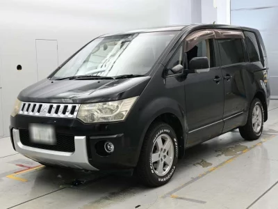 MITSUBISHI DELICA D5