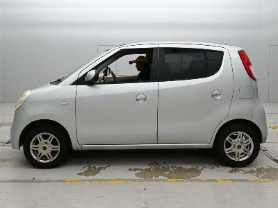 SUZUKI MRWAGON