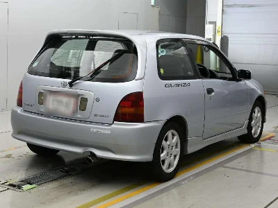TOYOTA STARLET