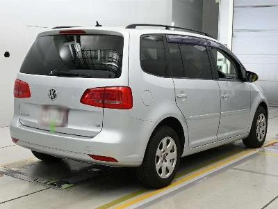 VOLKSWAGEN GOLF TOURAN