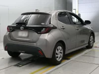 Цена авто Toyota Yaris с аукционов Японии, номер кузова KSP210, пробег 125 000, оценка 8