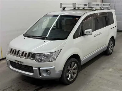 MITSUBISHI DELICA D5