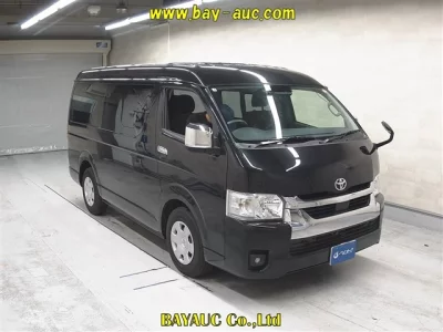 TOYOTA HIACE