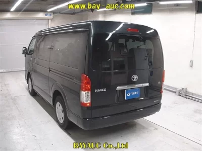 TOYOTA HIACE