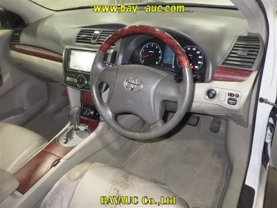TOYOTA PREMIO