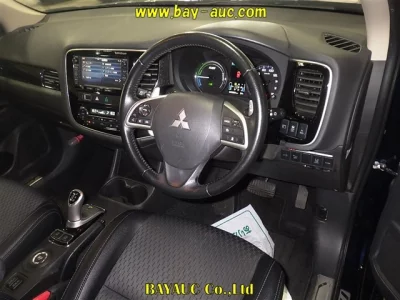 MITSUBISHI OUTLANDER PHEV